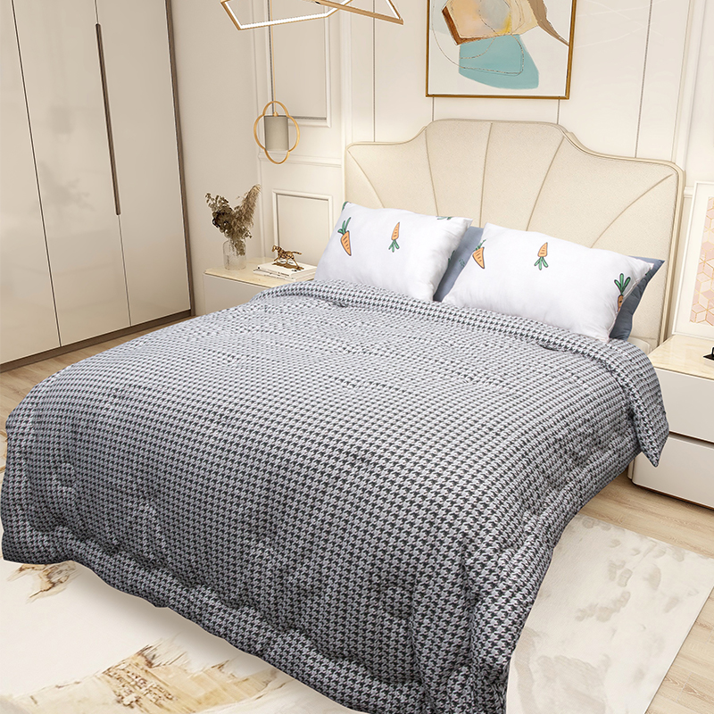 必一运动千鸟格健康保暖被